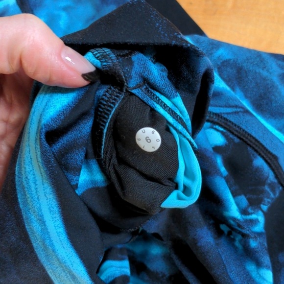 lululemon HR Wunder Unders sz 6 - Picture 3 of 3